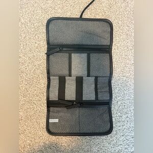 Travel cosmetic bag